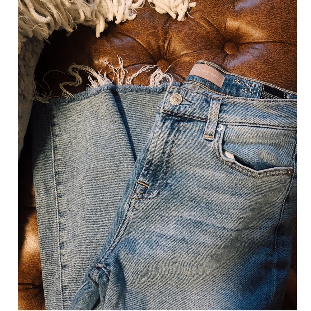 ☼ 7 FOR ALL MANKIND LUXE VINTAGE FRAYED JEANS ☼